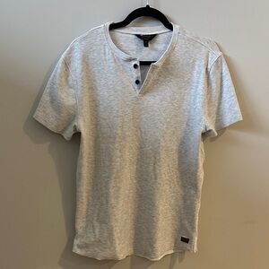Men's Short Sleeve Button Henley Tee in Light Heather Gray